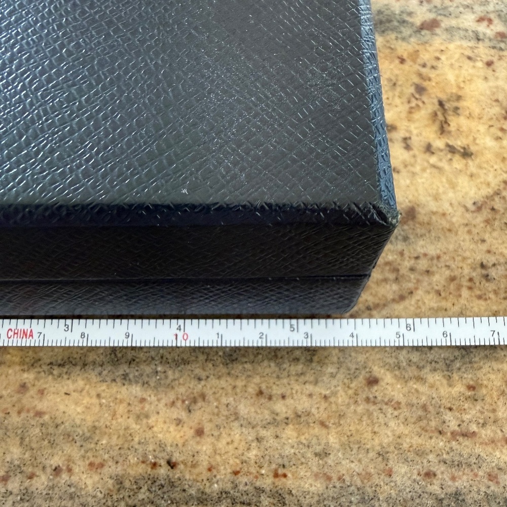 Prada gift box (Authentic) - Picture 10 of 11